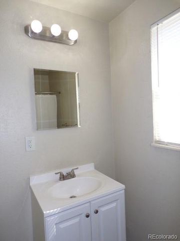 1125 Dallas Street, Aurora, CO 80010