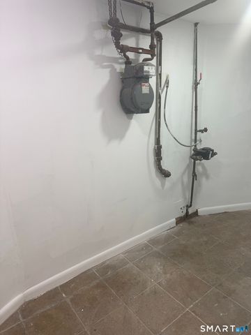 164 Coleman Street, Bridgeport, CT 06605