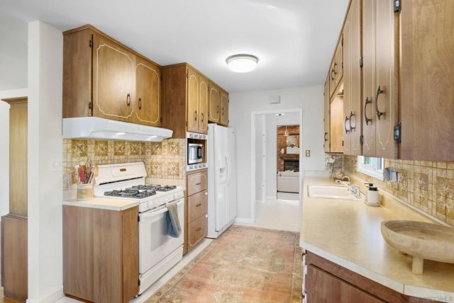 6832 Cartwright, San Diego, CA 92120
