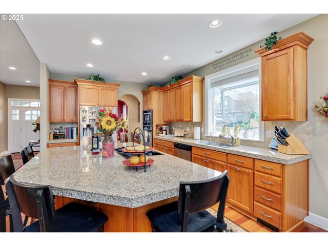 1346 Ne 16TH Ave, Canby, OR 97013