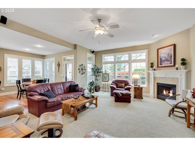 1346 Ne 16TH Ave, Canby, OR 97013