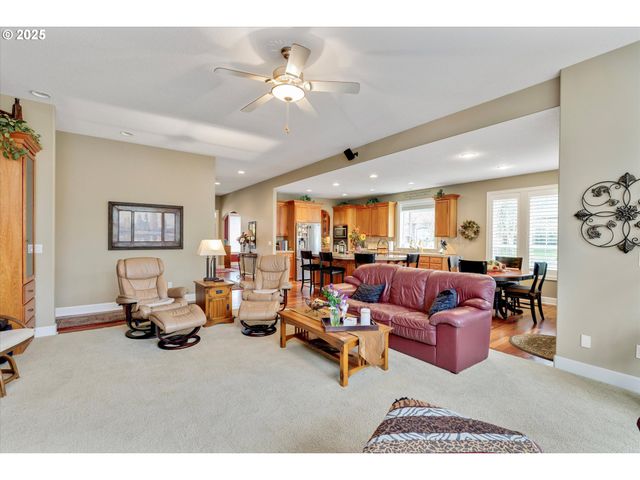 1346 Ne 16TH Ave, Canby, OR 97013