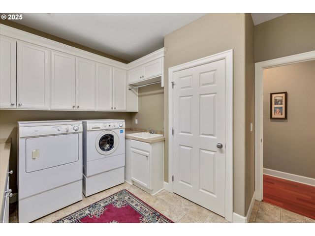 1346 Ne 16TH Ave, Canby, OR 97013