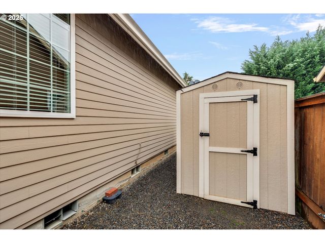 1346 Ne 16TH Ave, Canby, OR 97013