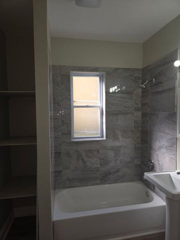 506 New York Street E 1S, Aurora, IL 60506