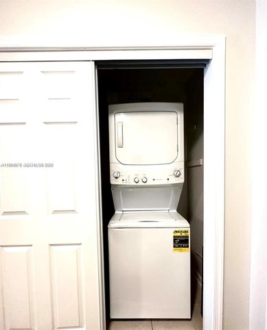 2431 SW 58th Mnr 1-2, Dania Beach, FL 33312