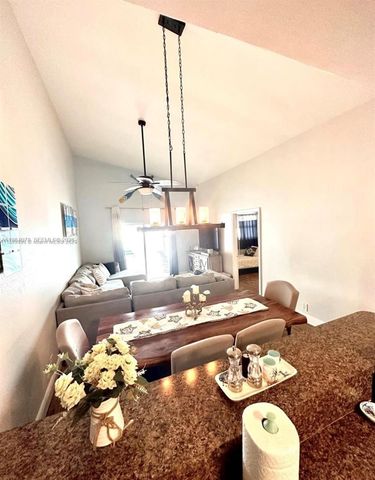 2431 SW 58th Mnr 1-2, Dania Beach, FL 33312