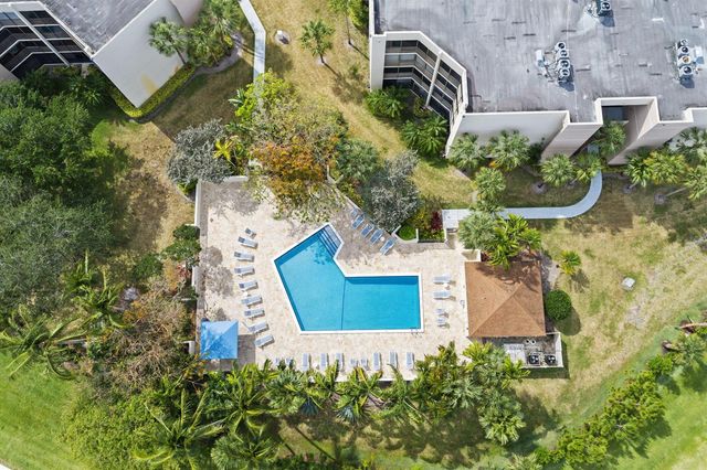 5701 Camino Del Sol 104, Boca Raton, FL 33433