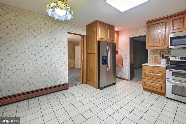 309 CANDLE LIGHT DR, Camp Hill, PA 17011