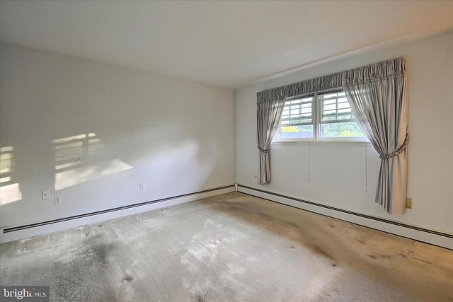 309 CANDLE LIGHT DR, Camp Hill, PA 17011