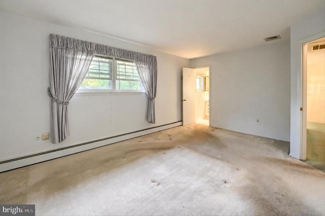 309 CANDLE LIGHT DR, Camp Hill, PA 17011