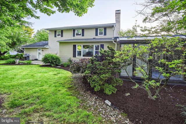 309 CANDLE LIGHT DR, Camp Hill, PA 17011