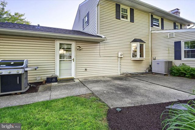 309 CANDLE LIGHT DR, Camp Hill, PA 17011