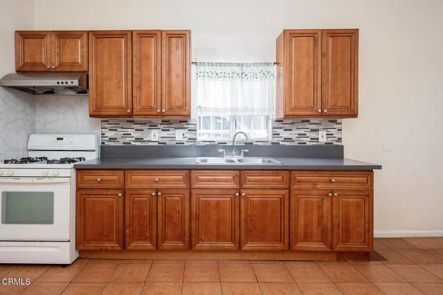 5321 Denker Avenue, Los Angeles, CA 90062