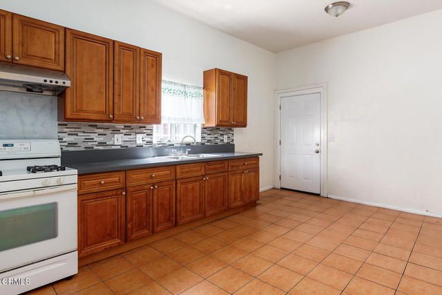 5321 Denker Avenue, Los Angeles, CA 90062