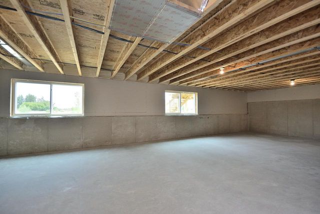 1076 Elderberry ROAD, Oconomowoc, WI 53066