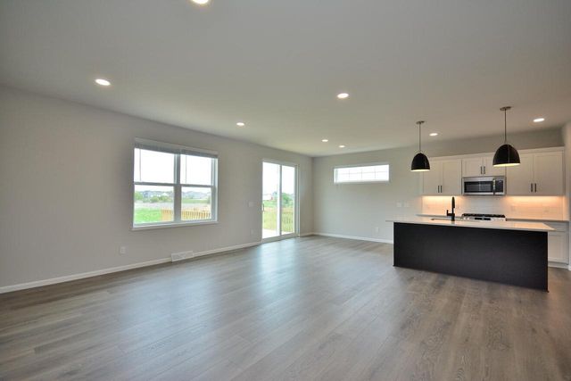1076 Elderberry ROAD, Oconomowoc, WI 53066