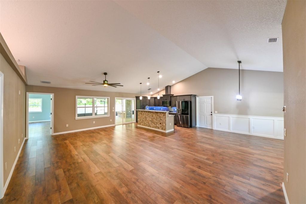 Image 7 of property listing at 5430 W TORTUGA LOOP, Lecanto, FL 34461