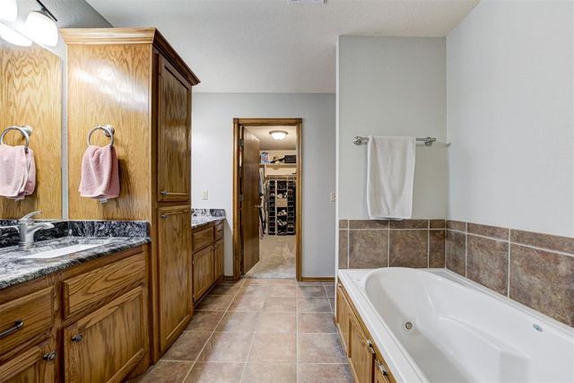 2866 Faint Ridge Way NE, Piedmont, OK 73078