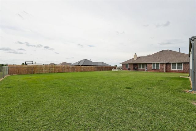 2866 Faint Ridge Way NE, Piedmont, OK 73078