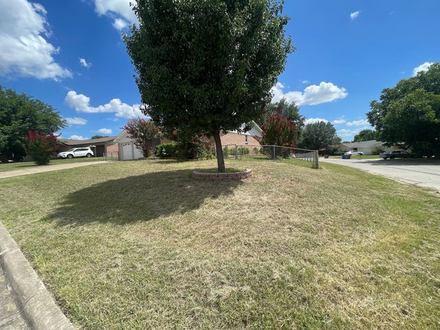 6100 Melinda Drive, Watauga, TX 76148