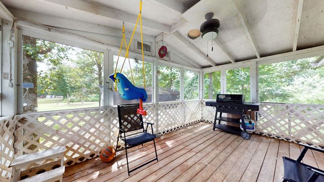146 Royal Oak Rd, Hohenwald, TN 38462