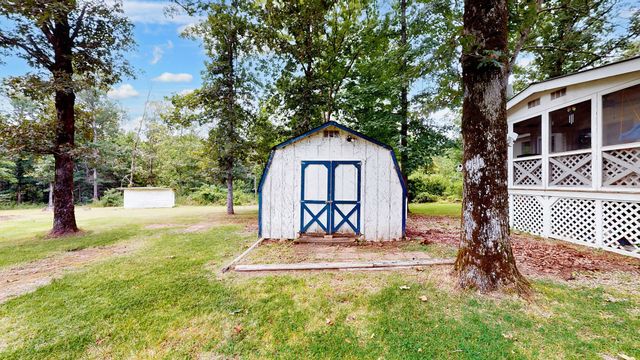 146 Royal Oak Rd, Hohenwald, TN 38462