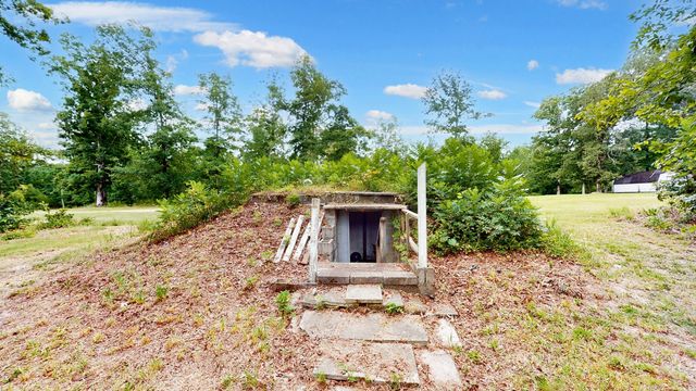 146 Royal Oak Rd, Hohenwald, TN 38462