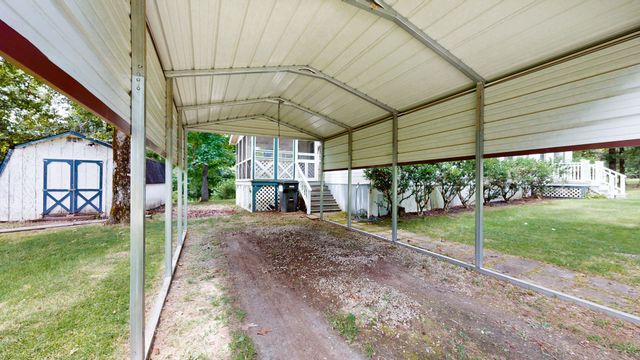 146 Royal Oak Rd, Hohenwald, TN 38462