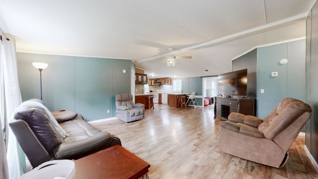 146 Royal Oak Rd, Hohenwald, TN 38462