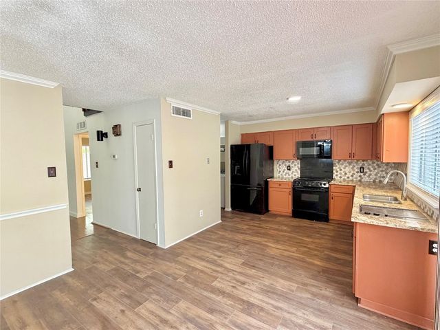 7936 Ellinger Lane, Houston, TX 77040