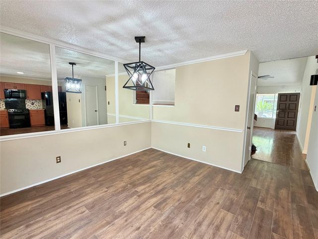 7936 Ellinger Lane, Houston, TX 77040