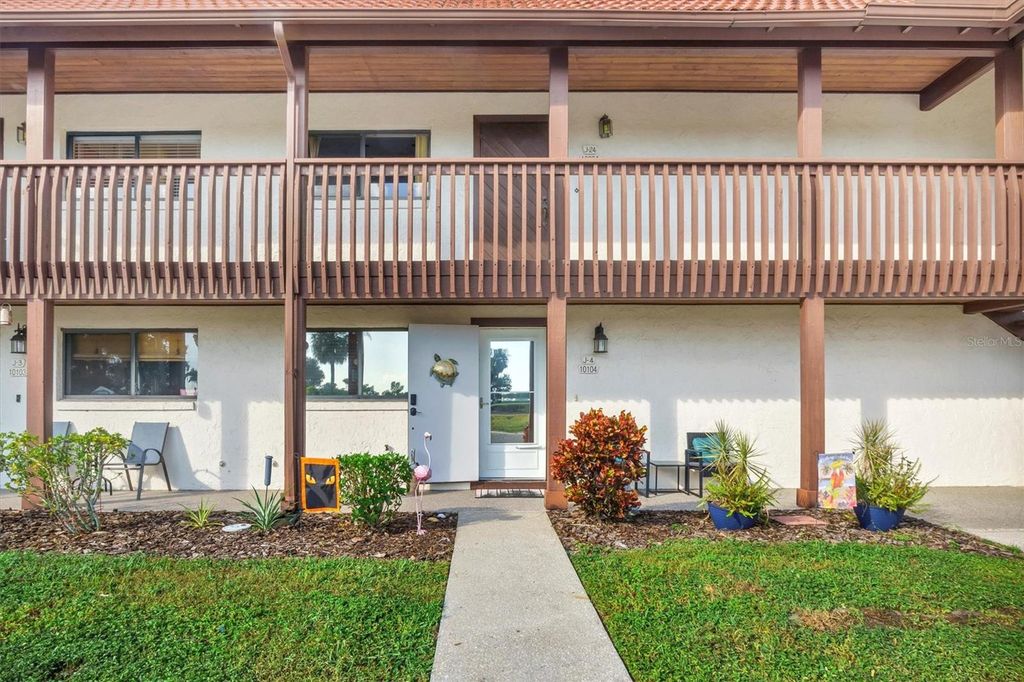 10104 VILLAGE DRIVE 4, Lake Wales, FL 33898