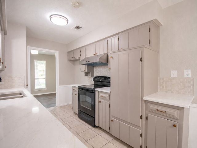 904 Lake Highlands Drive, Allen, TX 75002
