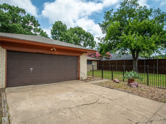 904 Lake Highlands Drive, Allen, TX 75002