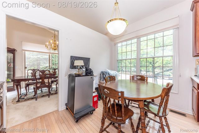 16766 Lochmoor Circle W, Northville Township, MI 48168