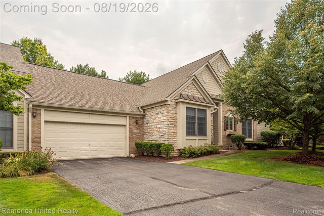 16766 Lochmoor Circle W, Northville Township, MI 48168