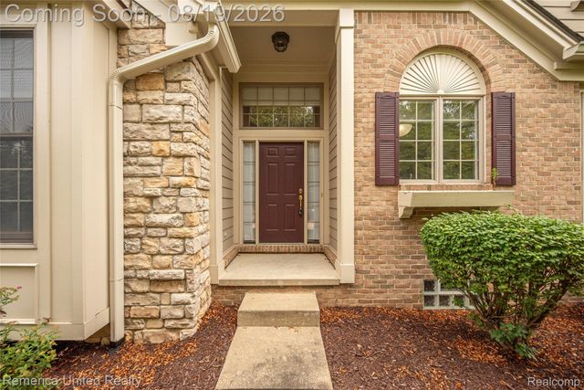 16766 Lochmoor Circle W, Northville Township, MI 48168