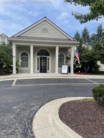 16766 Lochmoor Circle W, Northville Township, MI 48168