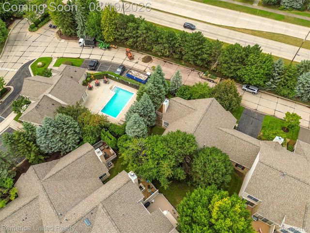 16766 Lochmoor Circle W, Northville Township, MI 48168