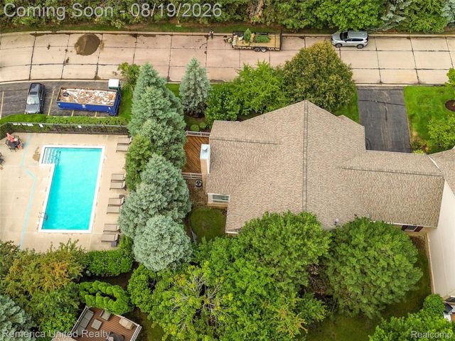 16766 Lochmoor Circle W, Northville Township, MI 48168