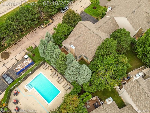 16766 Lochmoor Circle W, Northville Township, MI 48168