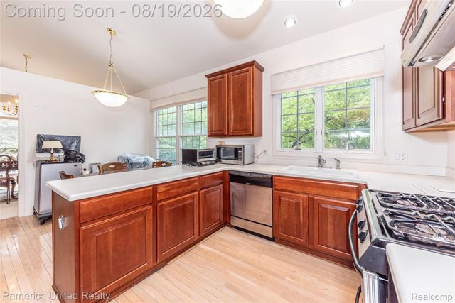 16766 Lochmoor Circle W, Northville Township, MI 48168