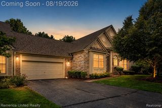16766 Lochmoor Circle W, Northville Township, MI 48168