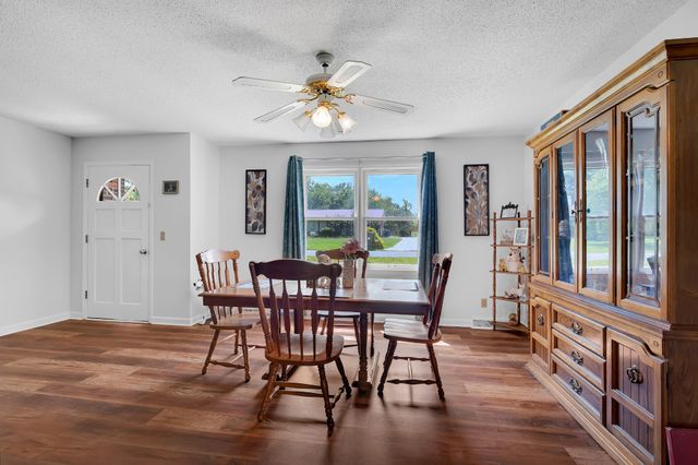 904 Mead Dr, Shelbyville, TN 37160