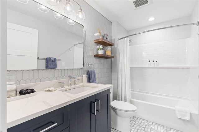 706 Forest Avenue, Frankfort, MI 49635