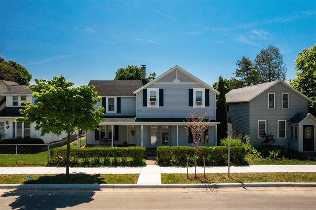 706 Forest Avenue, Frankfort, MI 49635