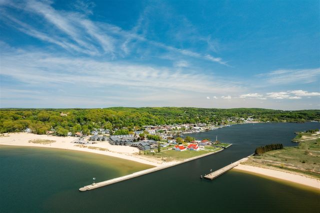 706 Forest Avenue, Frankfort, MI 49635