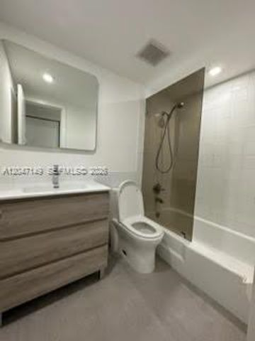 2924 Day Avenue N114, Miami, FL 33133