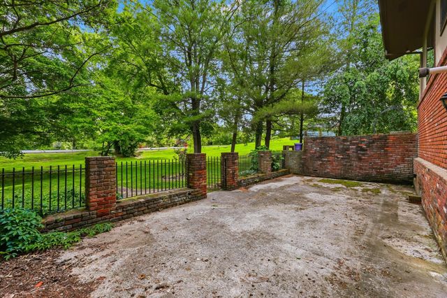 137 Randolph Road, Frankfort, KY 40601